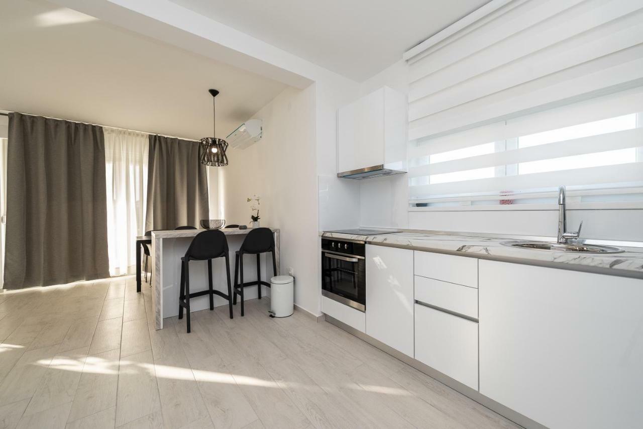 Apartments & Rooms Pool Villas Maris โนวาลยา ภายนอก รูปภาพ