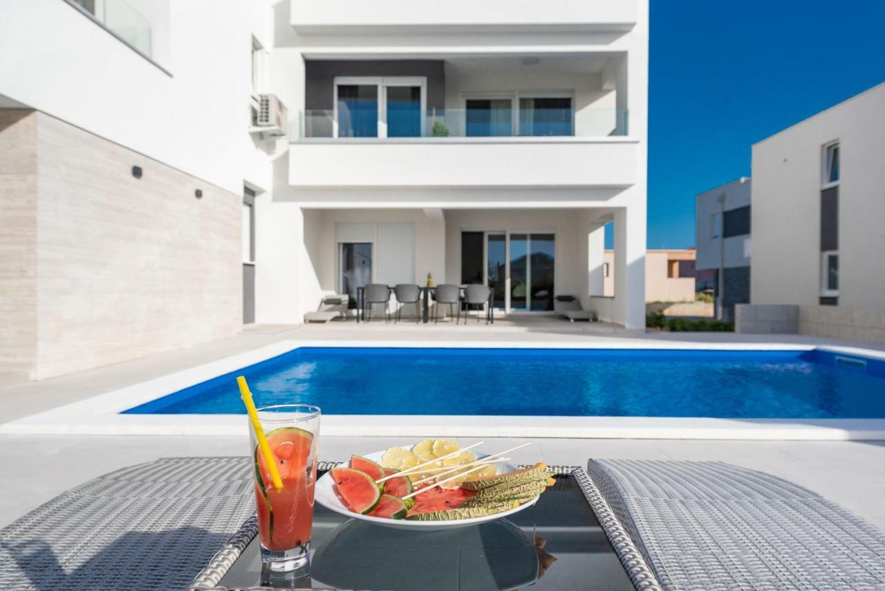 Apartments & Rooms Pool Villas Maris โนวาลยา ภายนอก รูปภาพ