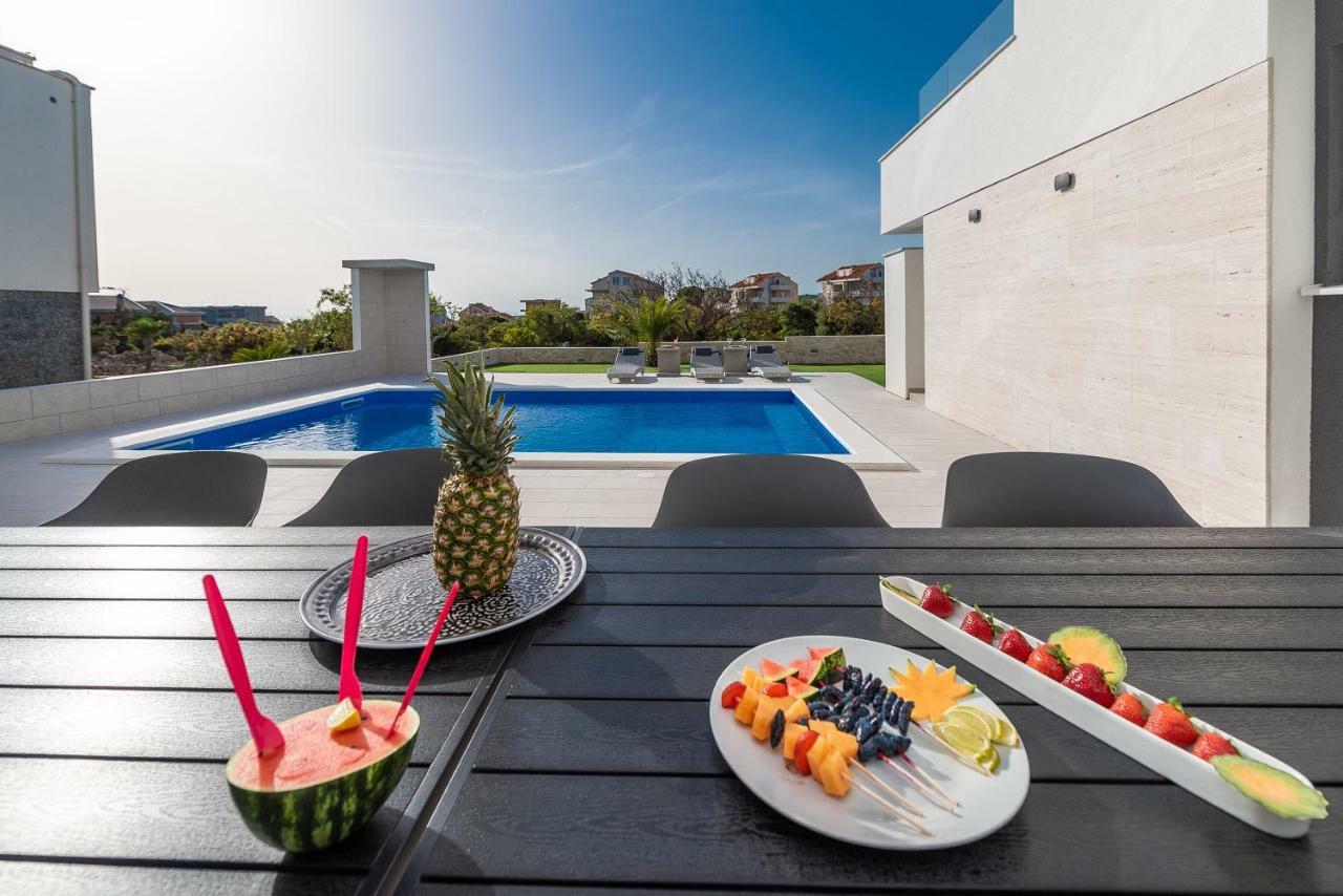 Apartments & Rooms Pool Villas Maris โนวาลยา ภายนอก รูปภาพ