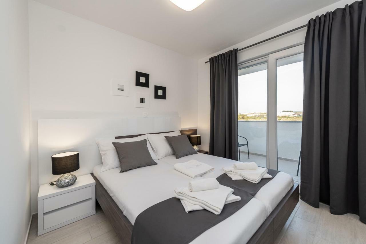 Apartments & Rooms Pool Villas Maris โนวาลยา ภายนอก รูปภาพ
