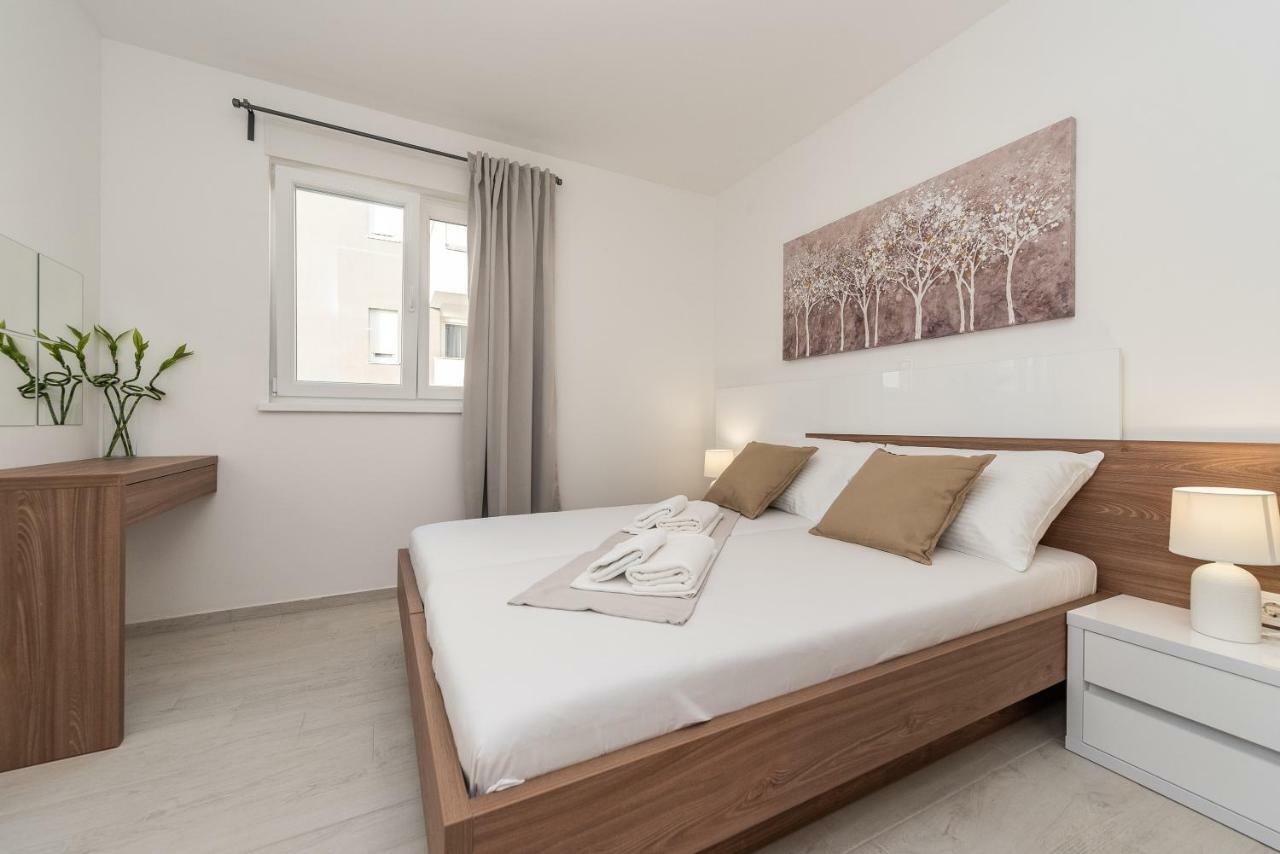Apartments & Rooms Pool Villas Maris โนวาลยา ภายนอก รูปภาพ