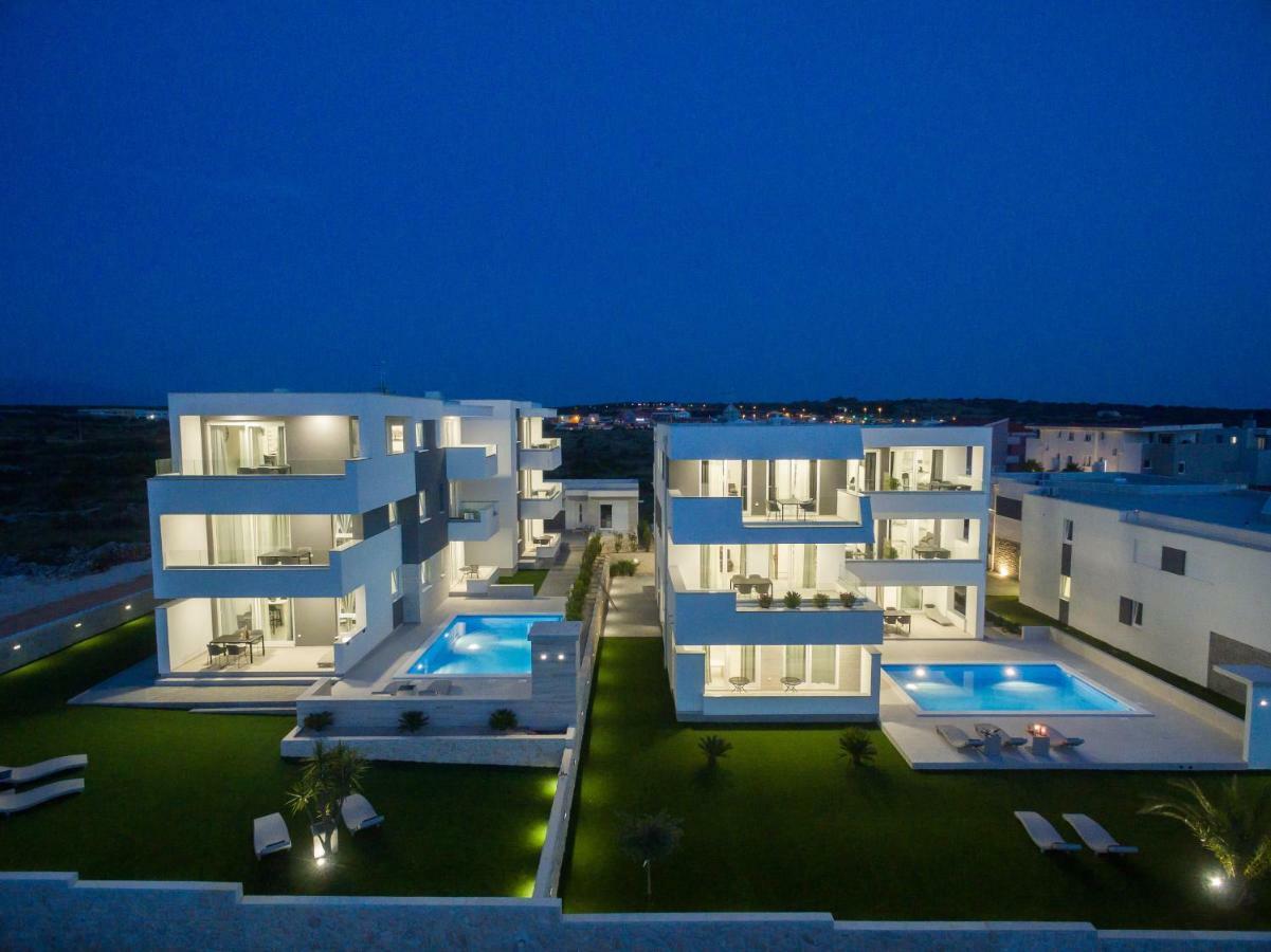 Apartments & Rooms Pool Villas Maris โนวาลยา ภายนอก รูปภาพ